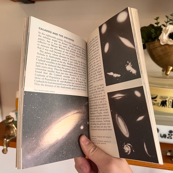 Vintage Astronomy Book 1970s - Picture 7 of 7